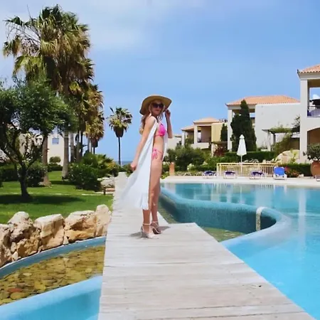 Cassiopeia 1-bedroom Beachfront With Pool