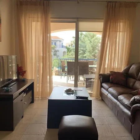 Cassiopeia 1-bedroom Beachfront With Pool Lägenhet *