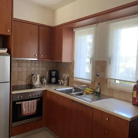Cassiopeia 1-bedroom Beachfront With Pool Appartamento La Canea
